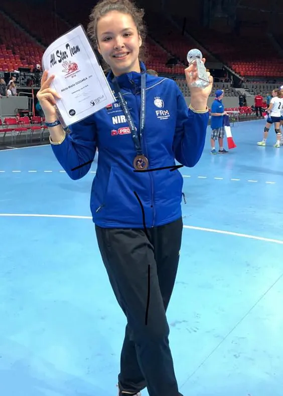 Alicia Gogirla si echipa Romaniei, pe podium !