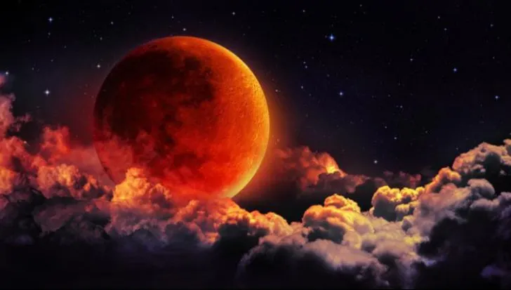 Cea mai lunga eclipsa de luna a secolului, urmarita printr-un telescop astronomic, pe Bulevardul Dem Radulescu