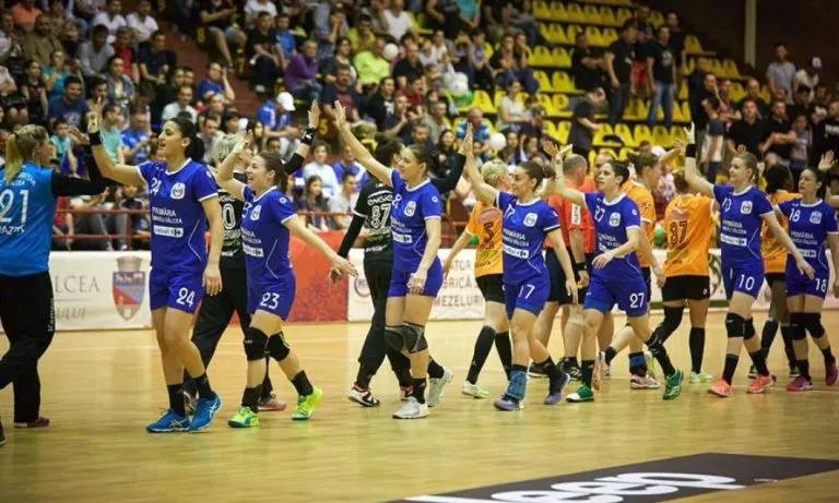 Derby in Liga Florilor la handbal feminin !