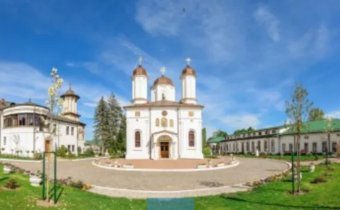 Șase Parohii vâlcene caută preot