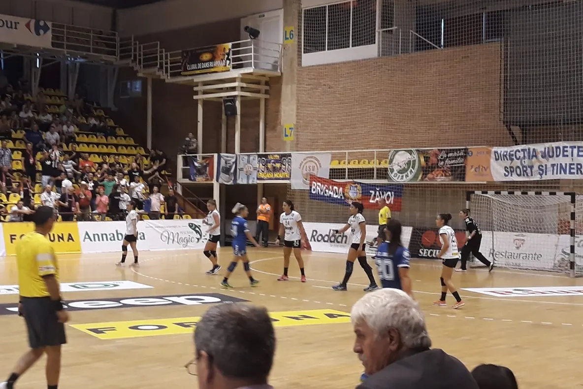 S.C.M. Rm. Vâlcea rămâne neînvinsă în Liga Florilor !