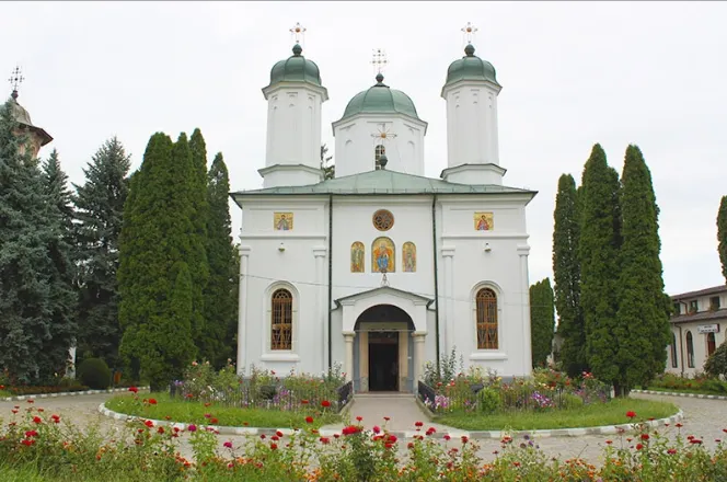 Posturi clericale scoase la concurs de Arhiepiscopia Râmnicului