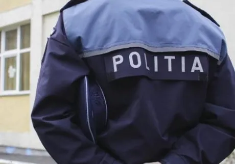 Perchezitii la persoane banuite de fraude informatice