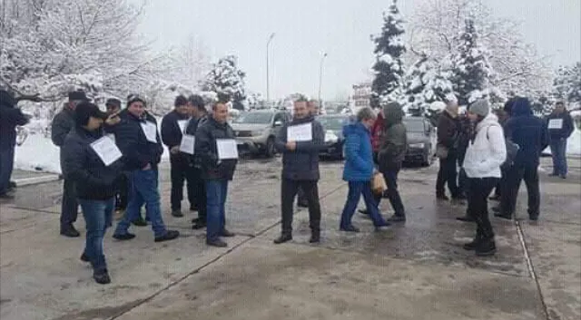 Aproximativ 50 de angajați de la Combinatul Oltchim, in greva foamei