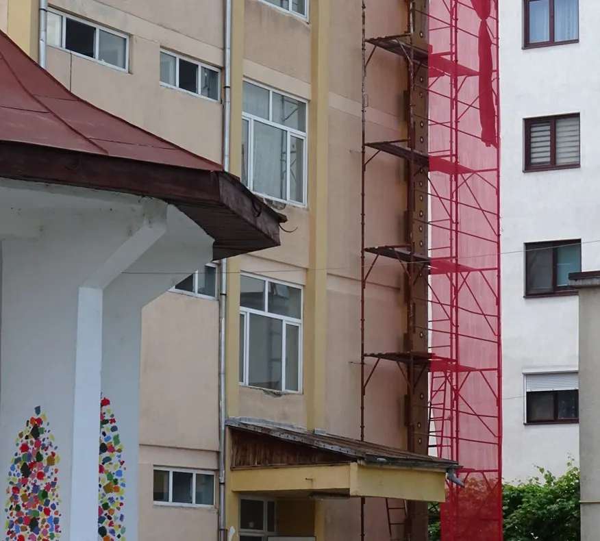 Primăria Râmnicu Vâlcea reabilitează termic clădirile a trei unităţi şcolare din municipiu