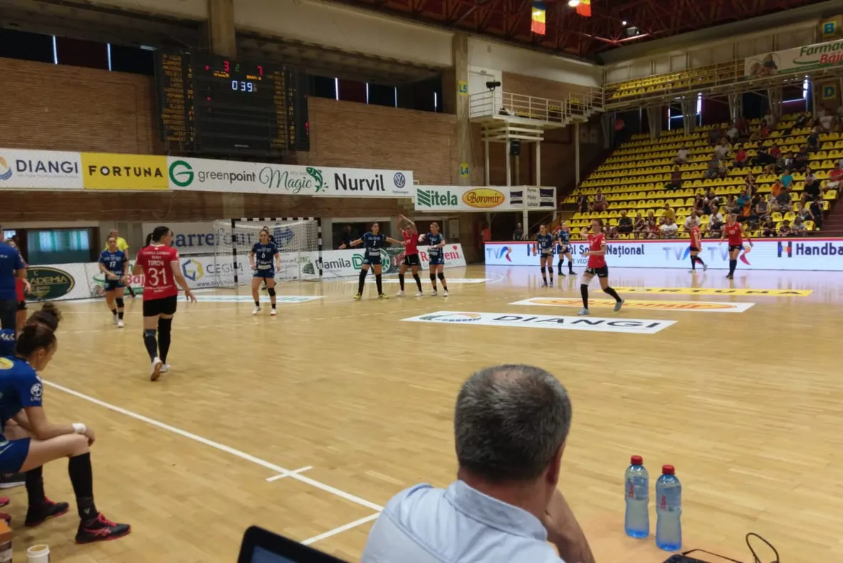Cinci handbaliste de la Valcea, convocate la Nationala !