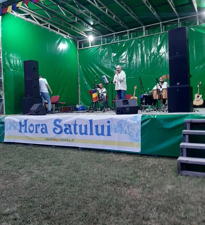 Folk și poezie la Malaia, în Vâlcea !