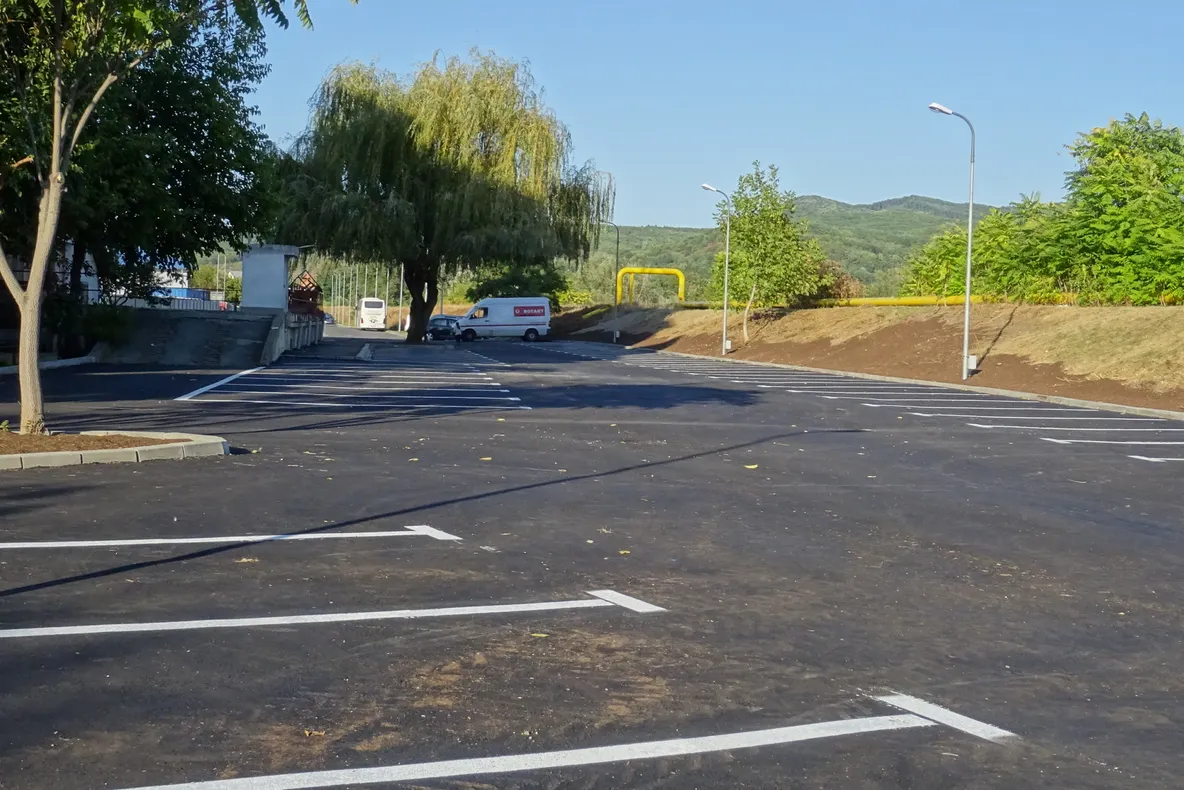 Încă o parcare modernă finalizată de Primăria municipiului