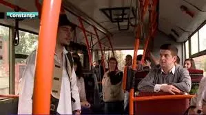 Teatru in autobuz la Ramnicu Valcea !