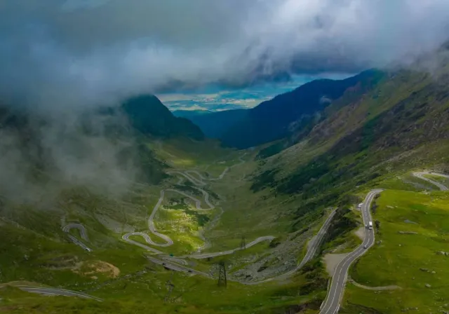 Transalpina este deschis, încă, pentru turiști