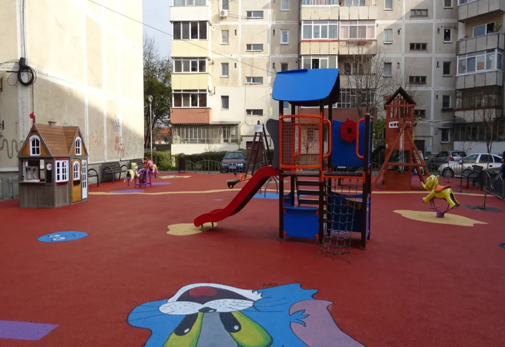 Încă un loc de joacă modernizat inaugurat în cartierul Nord