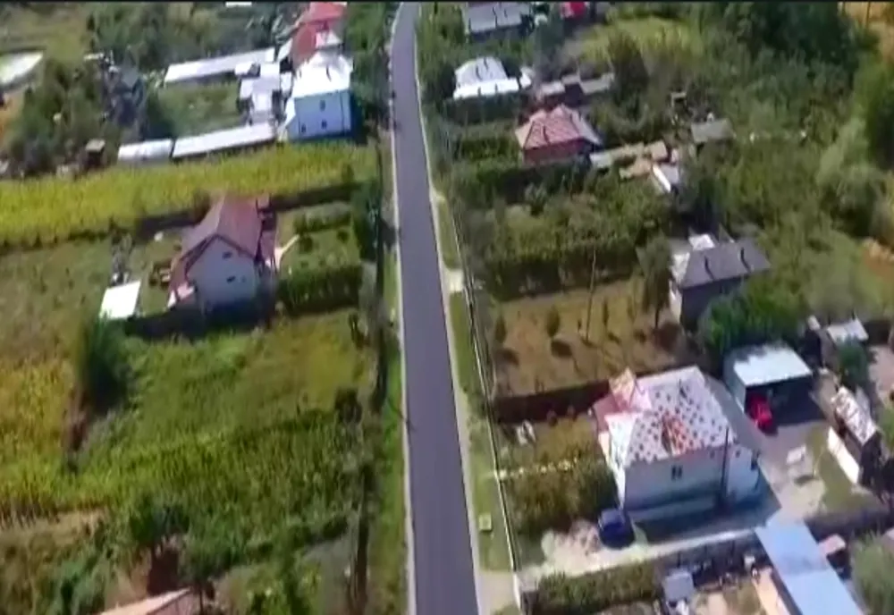 Un drum istoric, ce străbate locul nașterii domnitorului Mihai Viteazul, s- a schimbat în aceste zile 