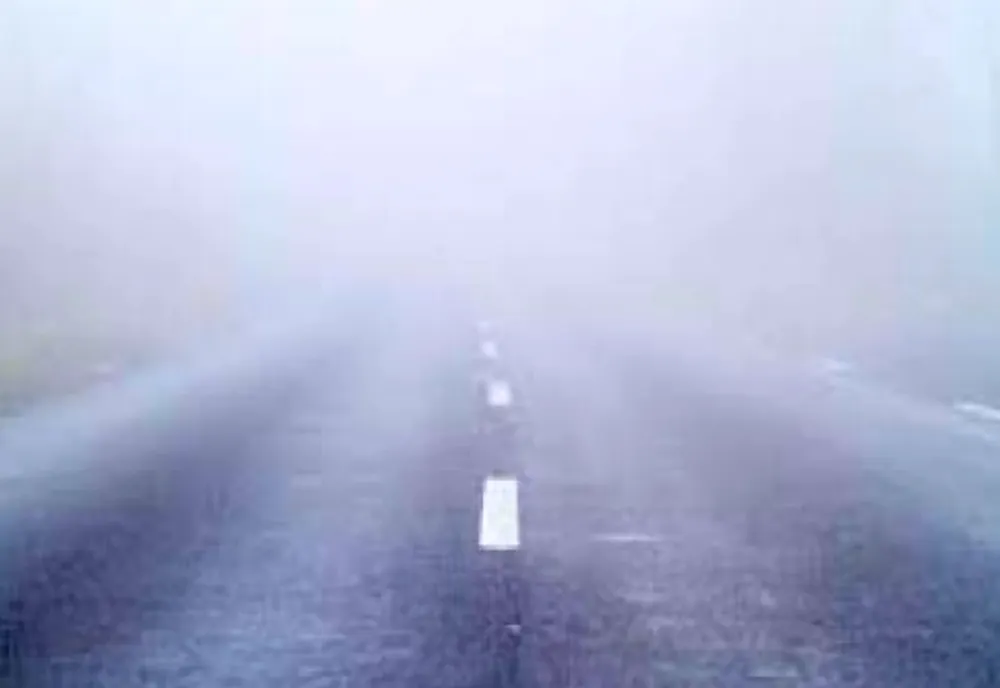 Dimineată cu ceață și vizibilitate redusă în mai multe zone din Vâlcea
