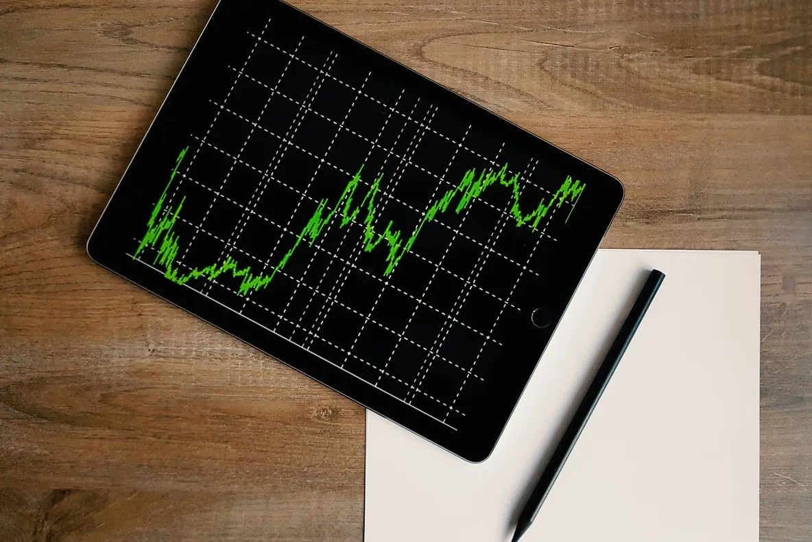 STUDIU TERMENE.RO: 18.06% dintre hotelurile și restaurantele din Vâlcea solicită certificatul pentru situații de urgență. 11.34% aplică la programul IMM Invest (P)