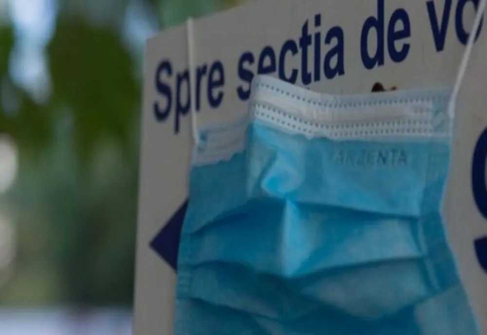 Vâlcean amendat pentru că a făcut scandal pentru că i s- a oferit o mască 