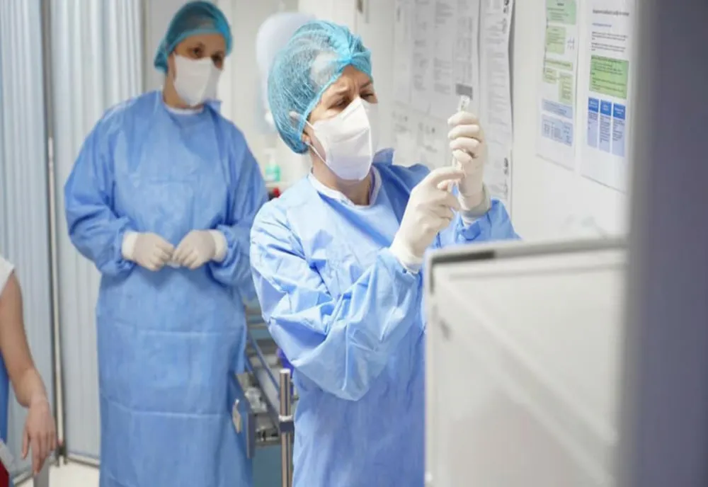 A început activitatea de vaccinare anti-COVID-19 în peste 90% din centre. La Vâlcea au ajuns 975 de doze 