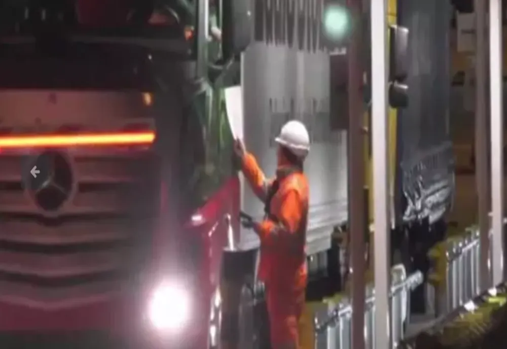 Un tir a blocat traficul pe Valea Oltului