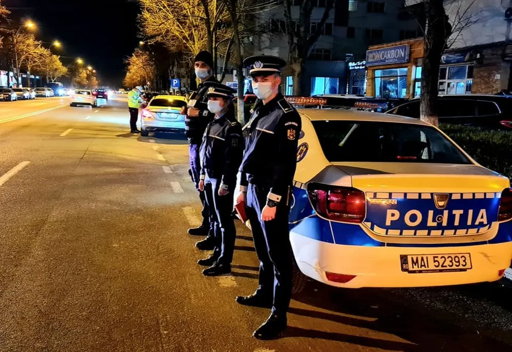 Un minor surprins conducând o mașină