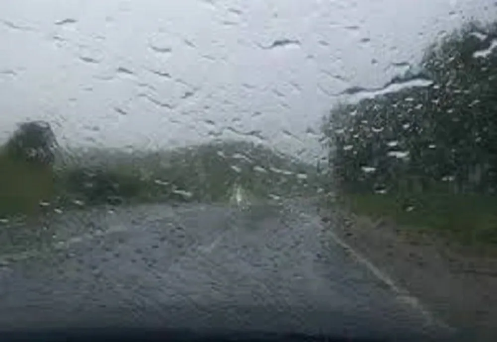 Avertizare meteo. COD GALBEN de ploi, vijelii şi grindină