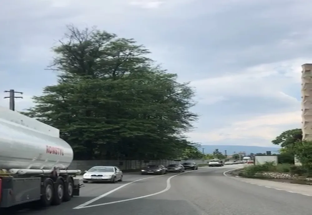 Aglomeraţie pe Valea Oltului la această oră! Trafic îngreunat la Budești- Vâlcea