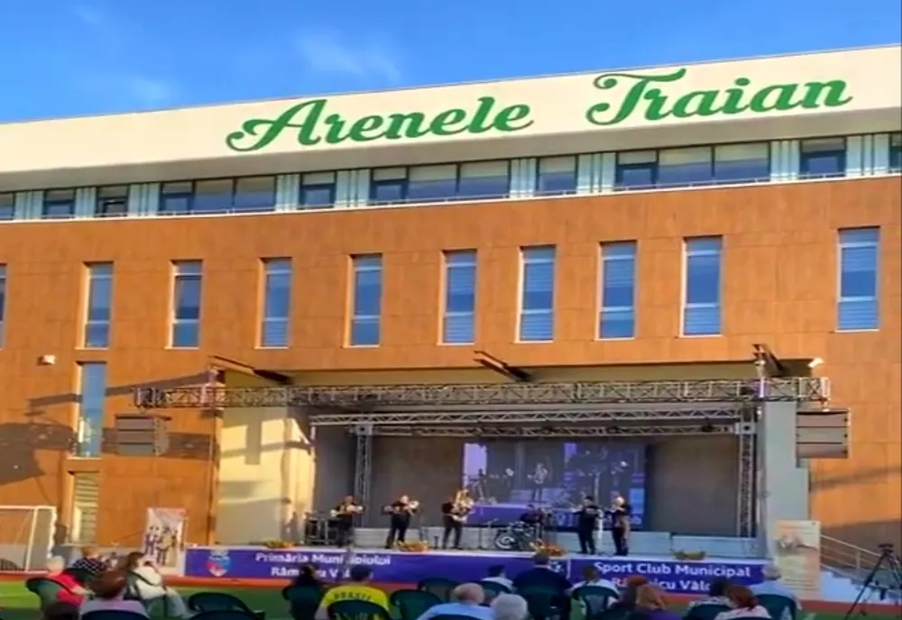 Avangardă și întâlniri estivale în această seară pe Arenele Traian din Râmnicu Vâlcea