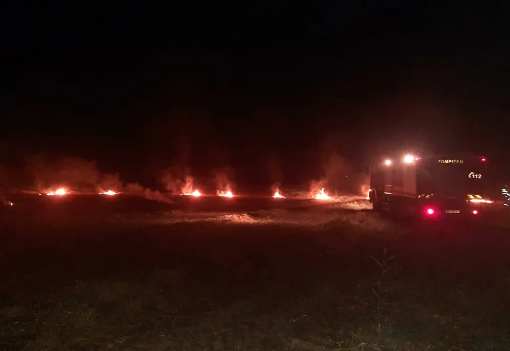 Incendiu de proporții în Horezu, într- o zonă greu accesibilă