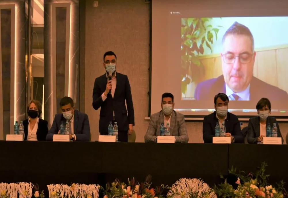 Prefectul Sebastian Fârtat prezent la "Zilele Medicale Vâlcene"