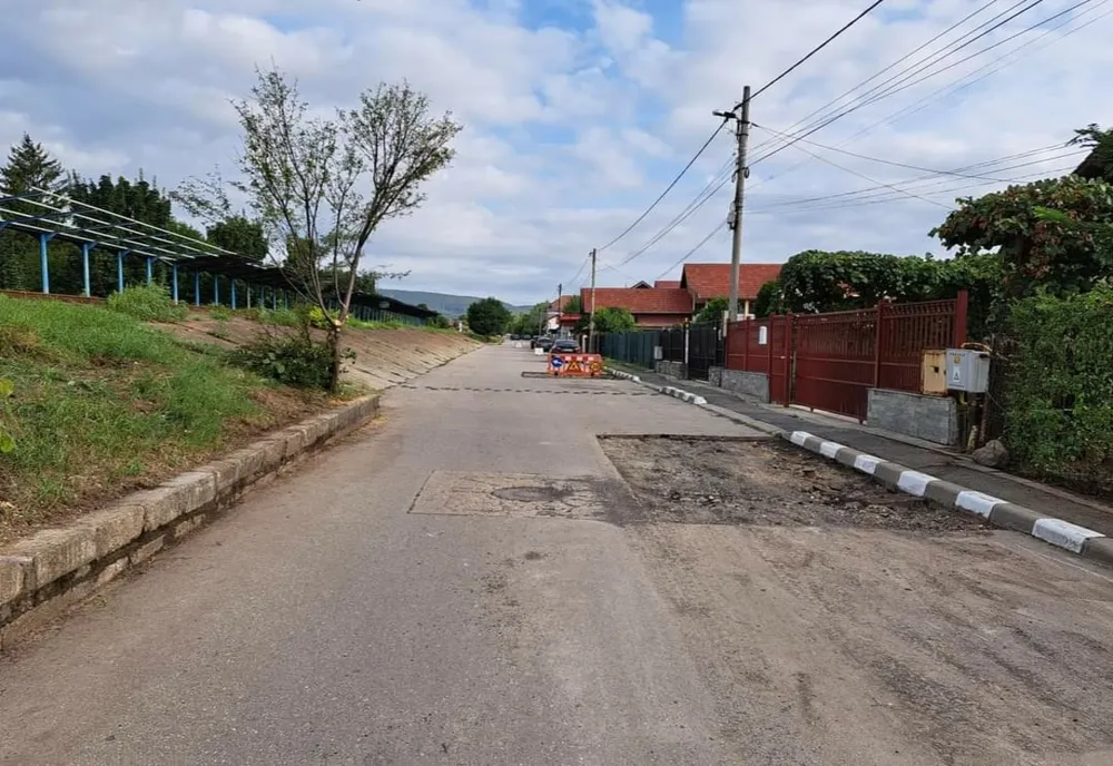 Lucrări pe două străzi din Râmnic