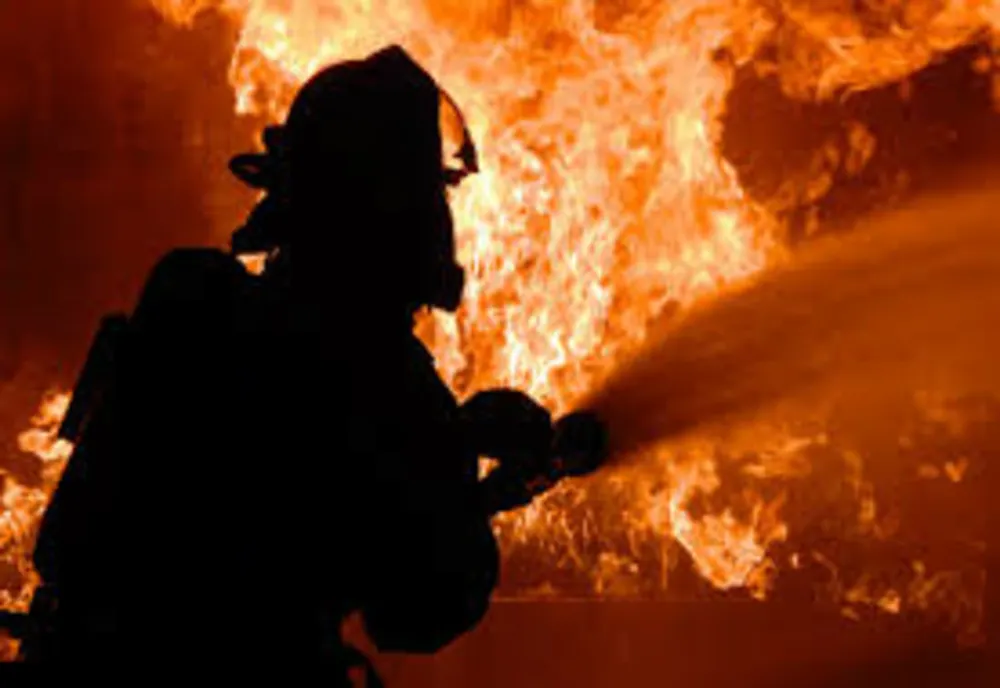 Incendiu la o societate aflată pe Platforma Chimică din Râmnicu Vâlcea