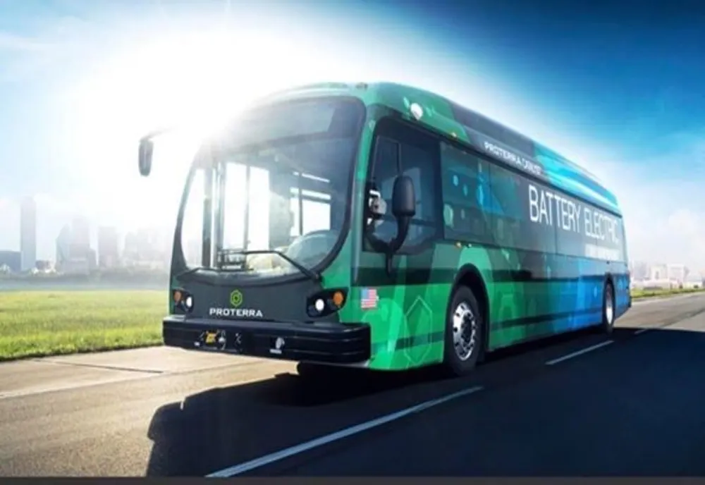 39 de autobuze și microbuze electrice vor efectua curse spre stațiunile din jurul orașului.  Primarul Mircia Gutău a semnat contractul de finanțare