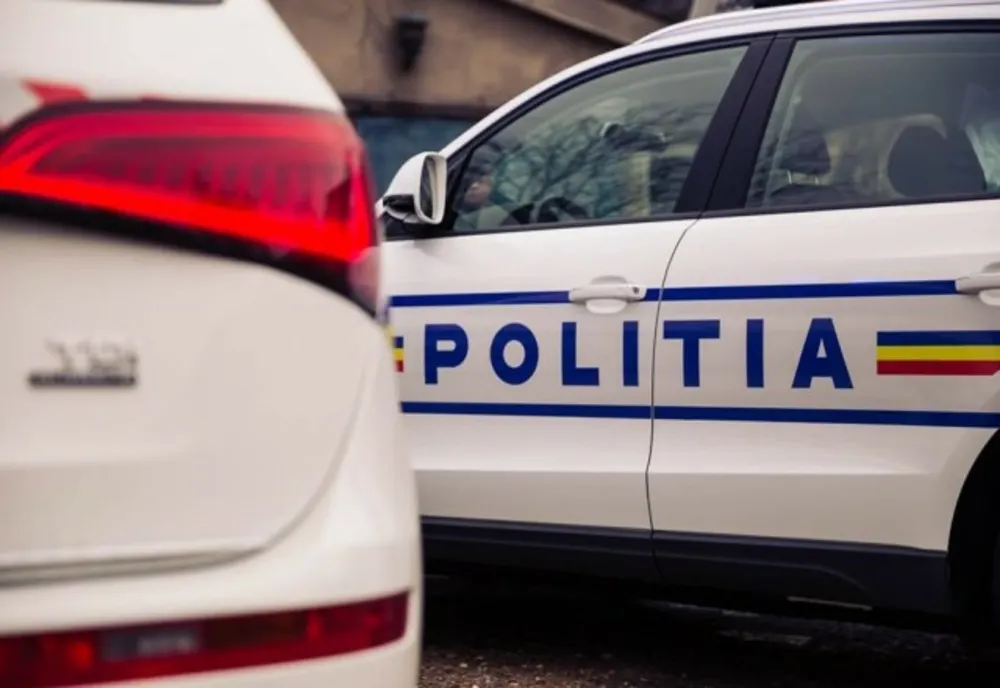 Un bărbat și-a dat foc lângă un liceu din Râmnicu Vâlcea