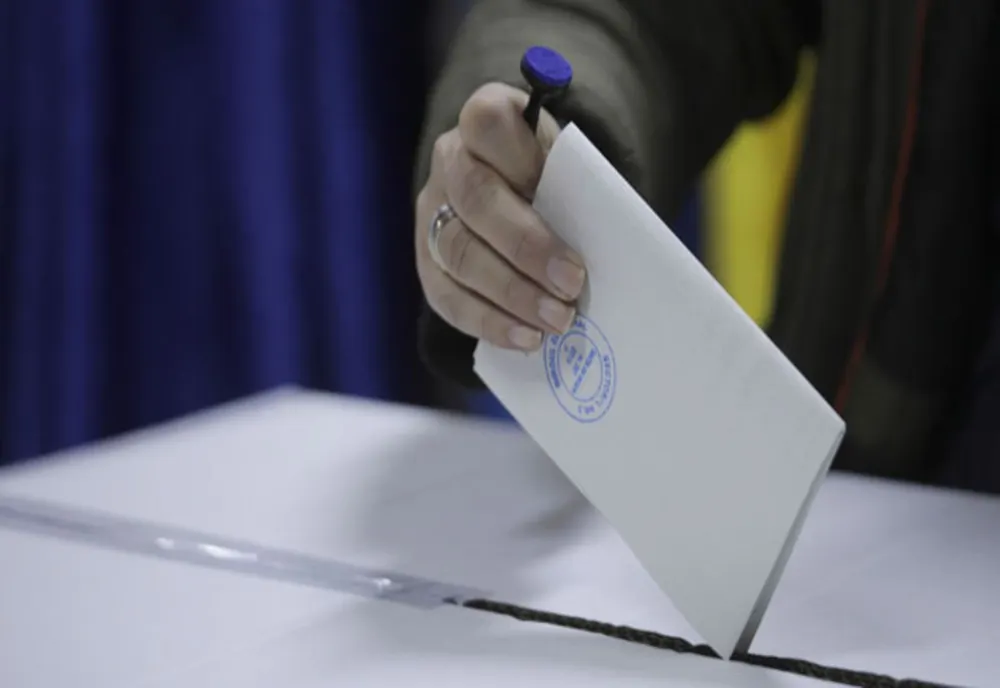 Un bărbat a murit în secția de votare dintr-o comună vâlceană