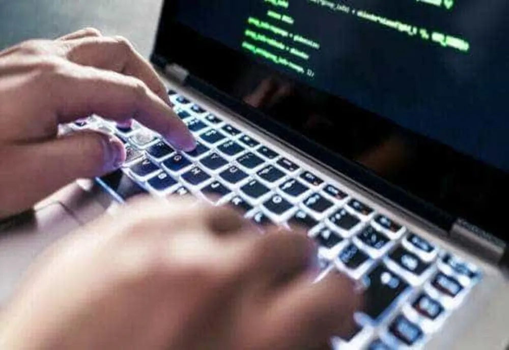 FRAUDE TELEFONICE ȘI ȘANTAJ CIBERNETIC: ANTREPRENORII, ȚINTE TOT MAI VULNERABILE ALE INFRACȚIUNILOR DIGITALE