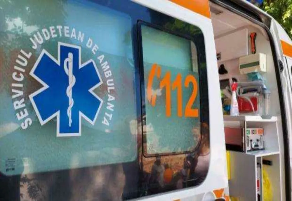 Un microbuz cu cinci pasageri a fost cuprins de flăcări în mers la Ocnele Mari