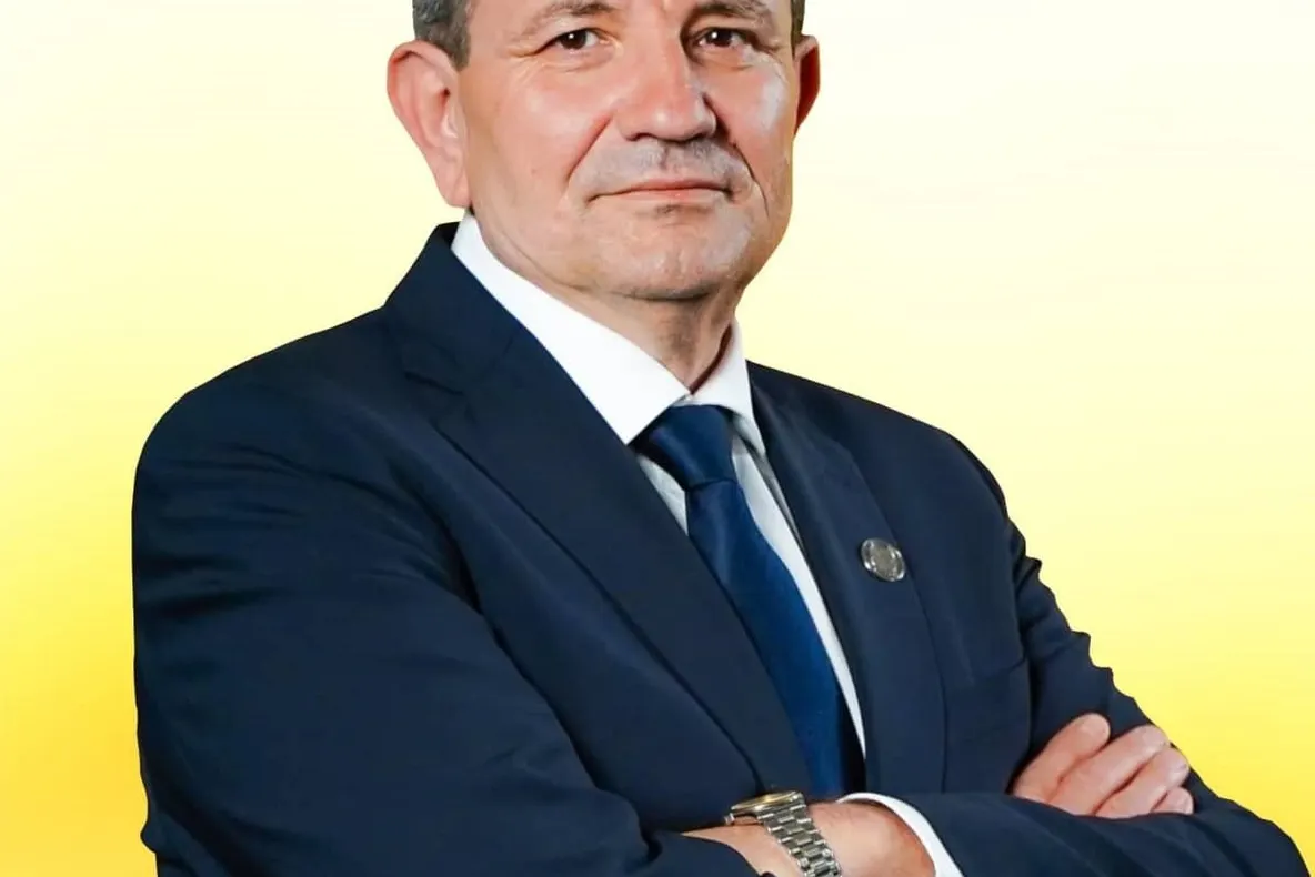DEPUTATUL AUR DE VÂLCEA, NICOLAE MÎNDRESCU, DEMONTEAZĂ MINCIUNILE DESPRE PENSII: „GEORGE SIMION NU TAIE NIMIC, SISTEMUL CORUPT VREA SĂ BAGE FRICA ÎN PENSIONARI!”