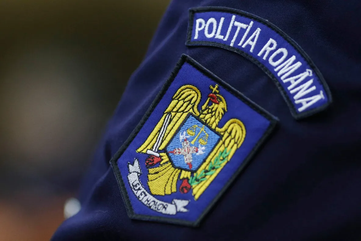 Polițist lovit cu pumnul în cap, în Vâlcea! Un adolescent de 17 ani este cercetat - VIDEO