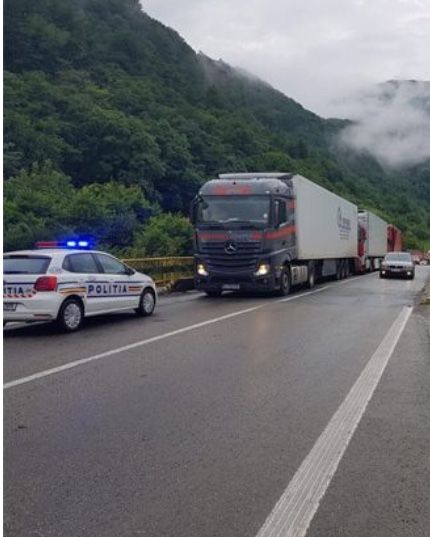 Trafic blocat, parțial, pe Valea Oltului