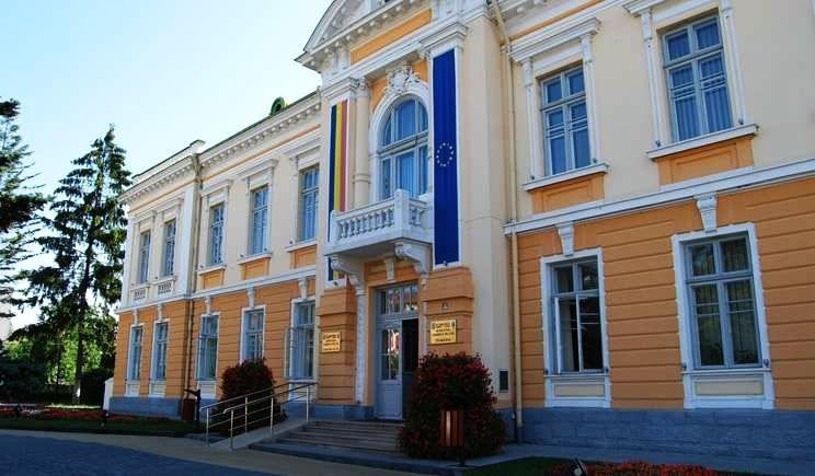 Terenul Liceului Oltchim trece în domeniul statului