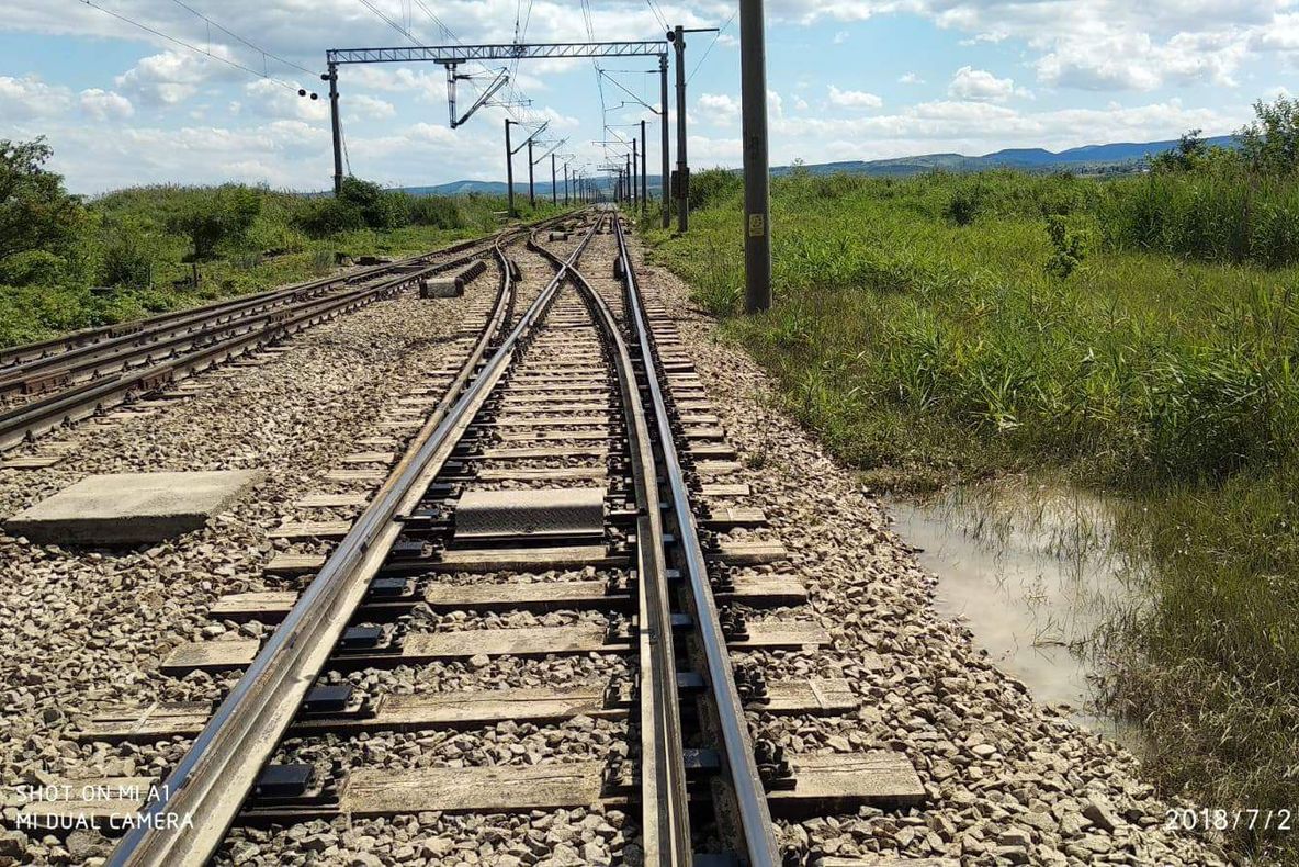Circulația feroviară, afectată in continuare de ploile torențiale