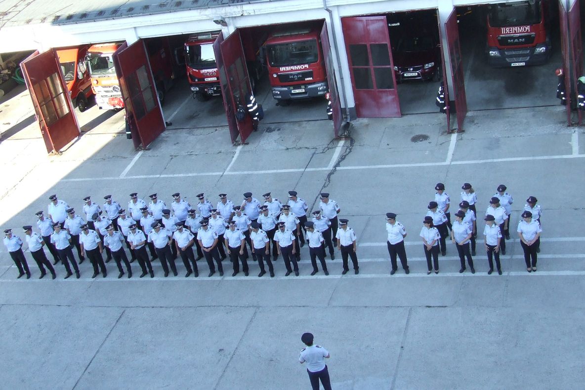 Ziua pompierilor umbrita la Valcea de activarea codului rosu