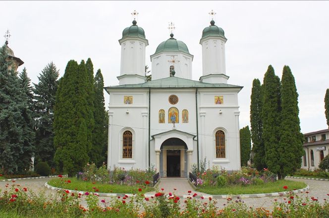 Posturi clericale scoase la concurs de Arhiepiscopia Râmnicului