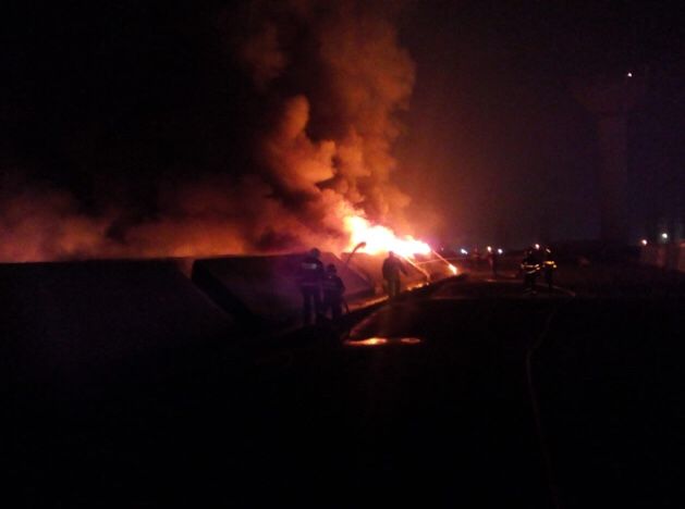 Incendiu noaptea trecută la o fabrică din Râmnicu Vâlcea