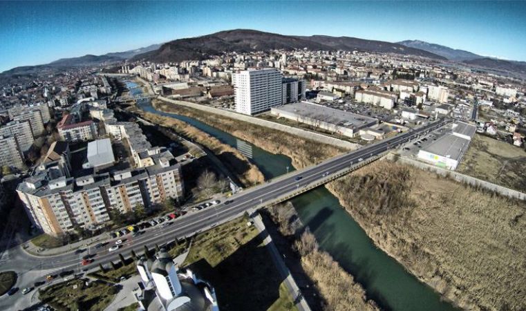 Lucrări de amenajare a trotuarelor şi alte activităţi de sezon în Râmnic