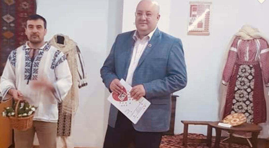 Costume populare vechi de peste 100 de ani, prezentate la Muzeul de Istorie