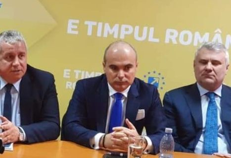 Rareș Bogdan, întâlnire cu vâlcenii