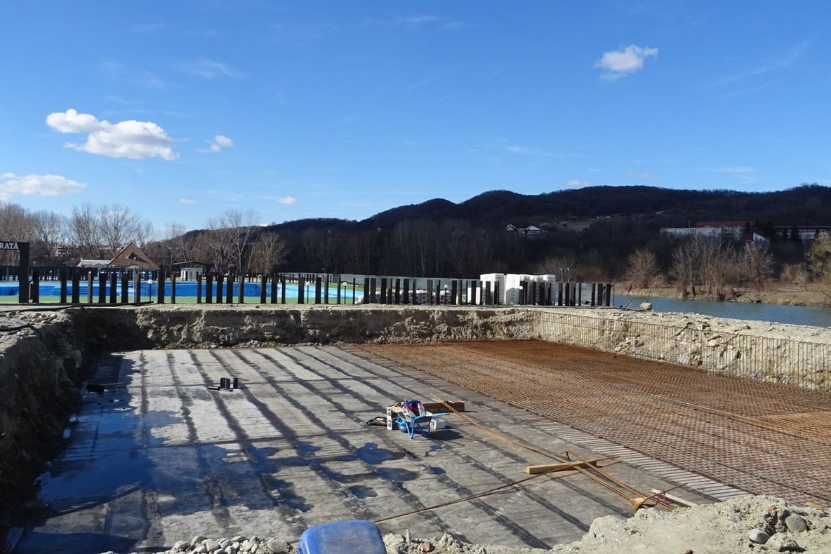 Un nou bazin de apă sarată îi aşteaptă pe vizitatorii Ştrandului Ostroveni