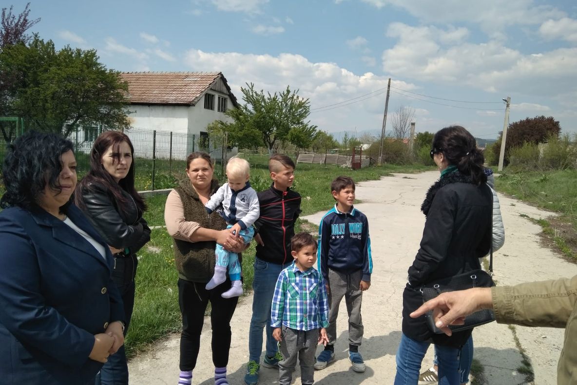 Hainele donate de râmniceni au ajuns la cei nevoiaşi