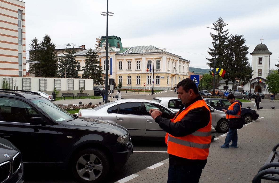 Atenţie unde parcaţi în Râmnic, se dau amenzi substanţiale !