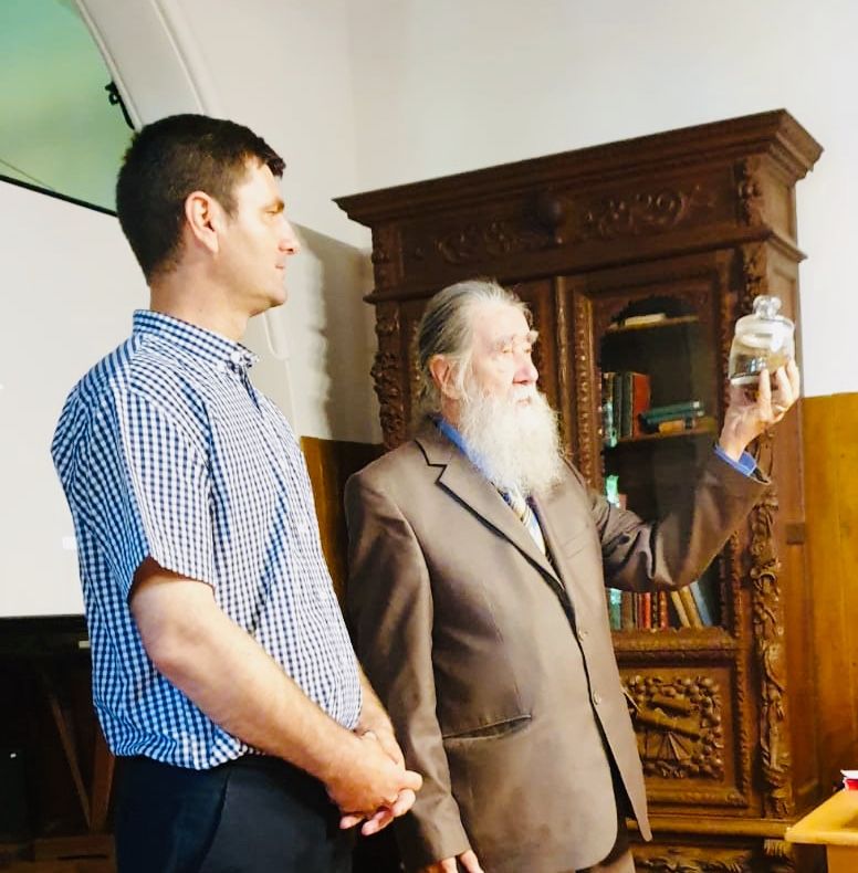 Istoricul Horia Nestorescu Bălcești a dăruit pământ din Palermo muzeului Nicolae Bălcescu