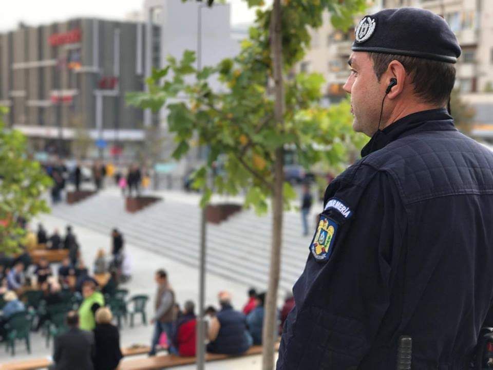 Mii de polițiști prezenți la manifestările religioase și ceremonialele sportive. Recomandări pentru vâlceni!